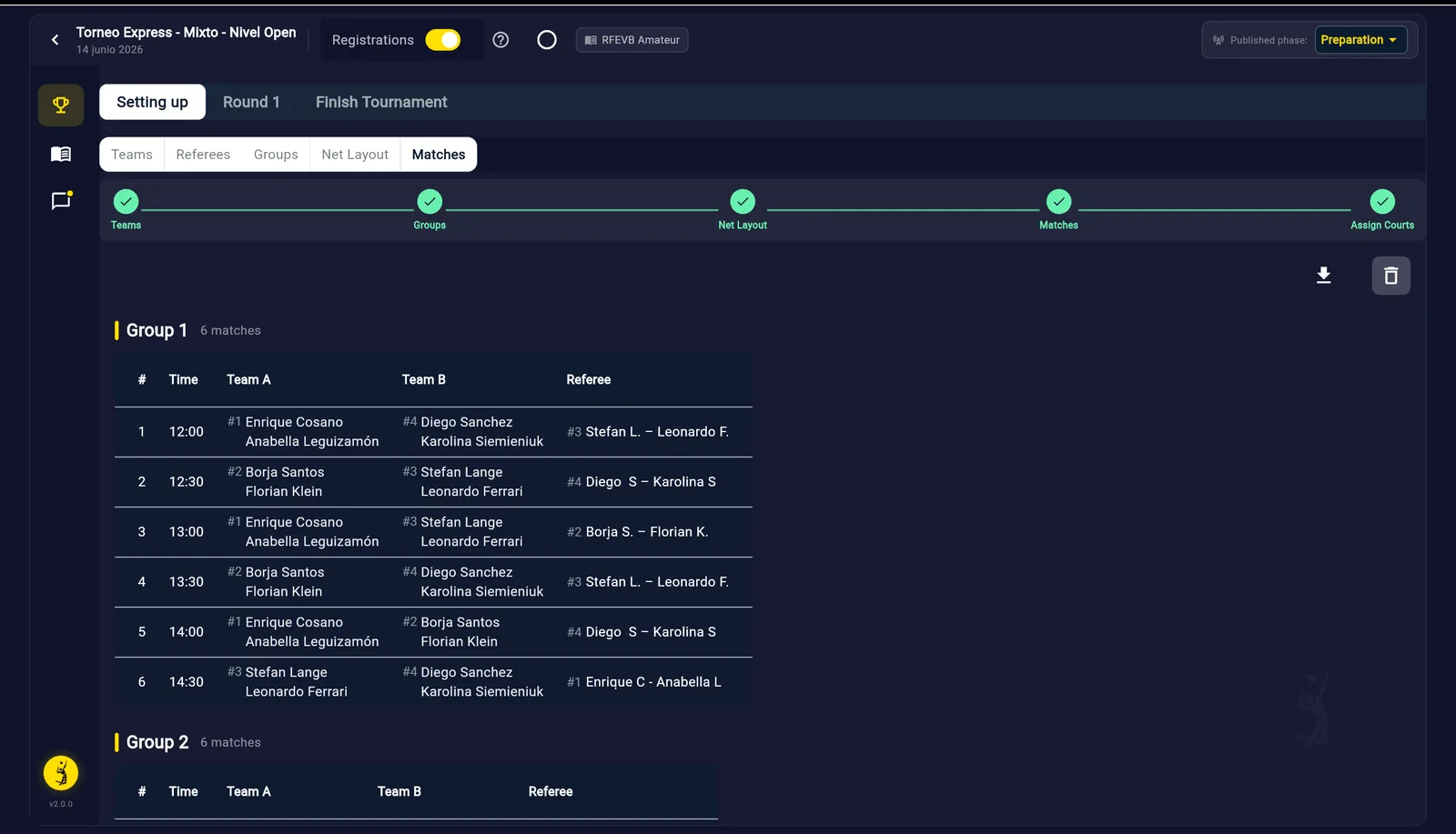 Il calendario partite con i pulsanti di esportazione (download) ed eliminazione sopra le tabelle dei gironi, e ogni passo di configurazione, compreso Assign Courts, contrassegnato come completato