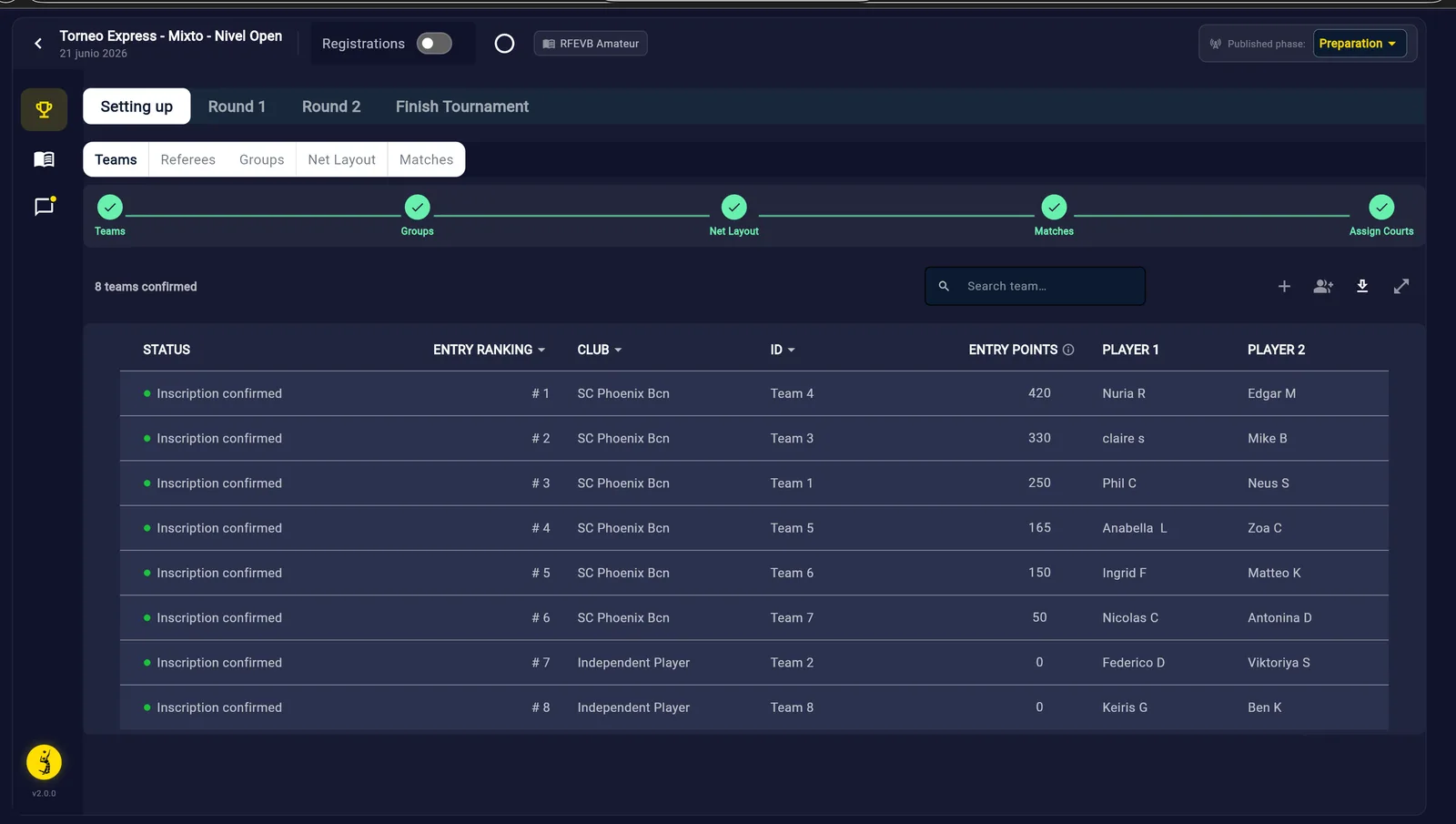 La schermata Teams in Competition Manager con il pulsante Download CSV e il pannello 'What do you want to export?' che mostra Team roster, All form answers, Merchandise sales e Attached documents (ZIP)