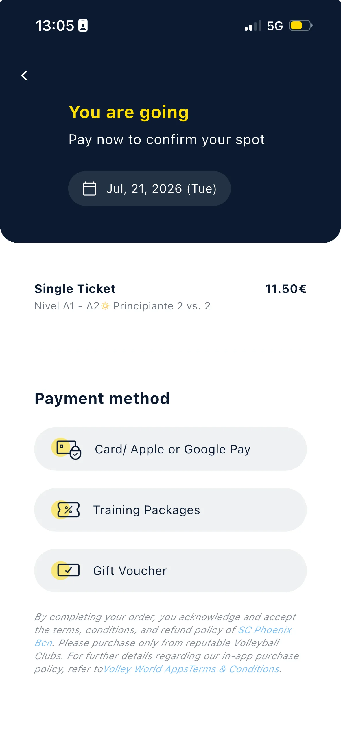 La schermata Pay now to confirm your spot: la data dell'evento, una riga Single Ticket con il prezzo e i metodi di pagamento Carta/Apple o Google Pay, Training Packages e Gift Voucher