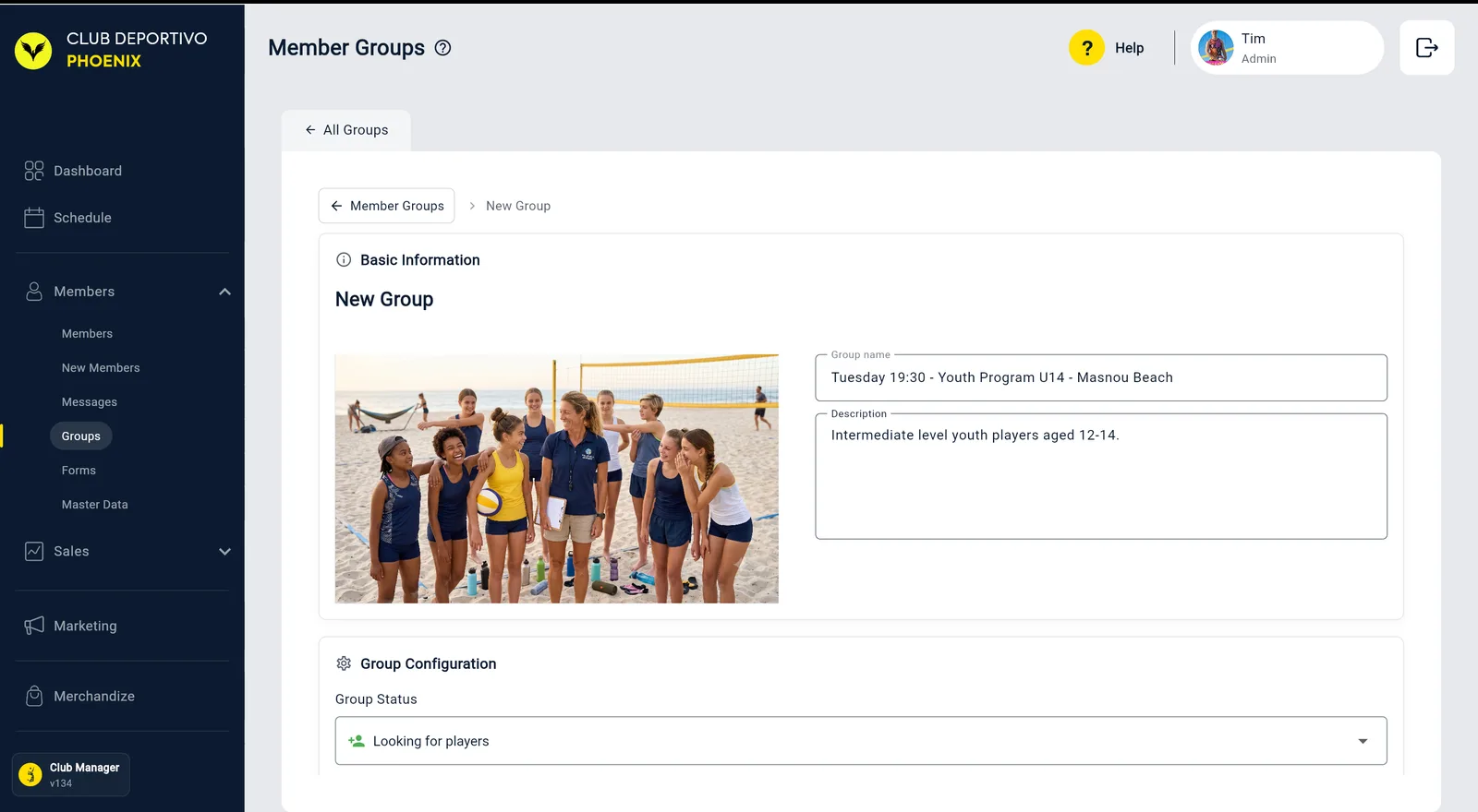 La schermata New Group in Club Manager: Basic Information con una foto del gruppo, il nome 'Tuesday 19:30 - Youth Program U14 - Masnou Beach' e la descrizione 'Intermediate level youth players aged 12-14', seguiti da Group Configuration con Group Status impostato su Looking for players